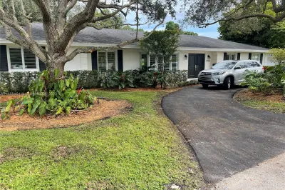 10905 SW 85th Ave 1