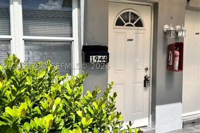 Hollywood Residential 1