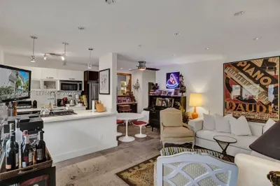 350 Collins Ave #310 1