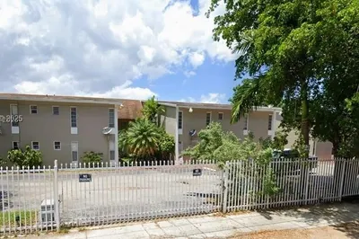 1525 NW 19th Ter #15 1