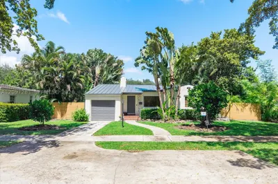 77 NW 106th St 1