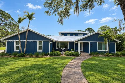 2121 SW Racquet Club Dr 1