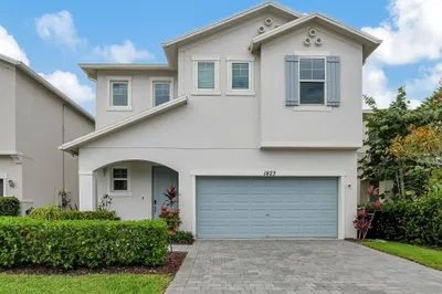 1823 Lake Cove Drive 1