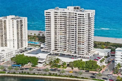 2555 Collins Ave #1002 1