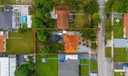116 E 59 Photo