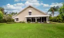 91 Fairview W Photo