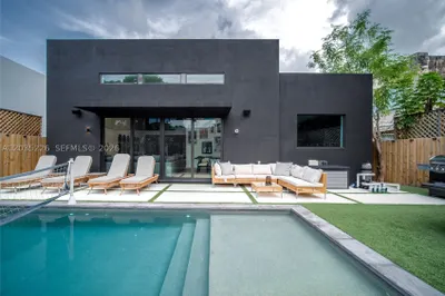 243 NW 42nd St 1