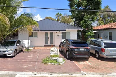 1025 SW 12th St 1