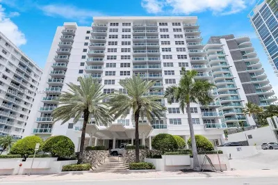 6917 Collins Ave #1509 1