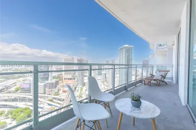 90 SW 3rd St #3806 1