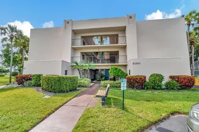 5190 Las Verdes Circle #202 1