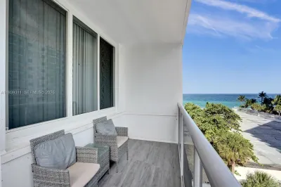 3725 S Ocean Dr #520 1