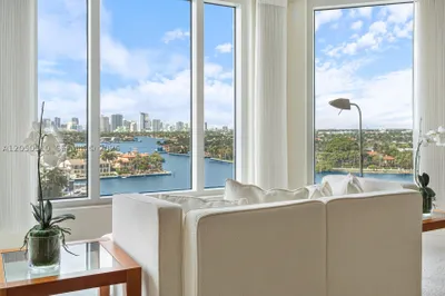 3055 Harbor Dr #1202 1