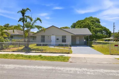 921 NW 5th Ave 1
