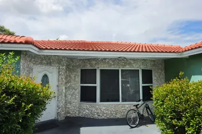 820 SW 49th Ter 1