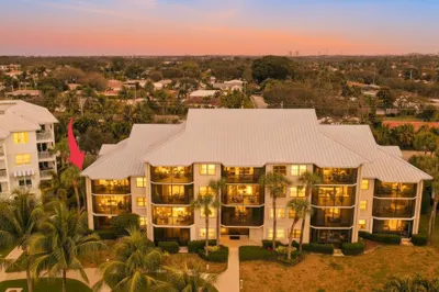 235 Bay Colony Drive N 1