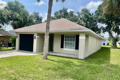 225 12th Street Sw 1