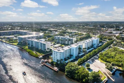1 Harbourside Drive #2207 1