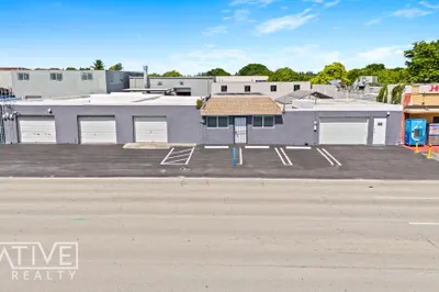 225 N Dixie Highway 1