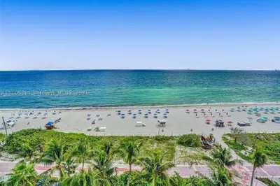 4201 Collins Ave #903 1