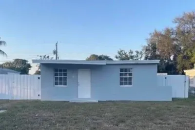 2349 NW 13th Court #2349 1