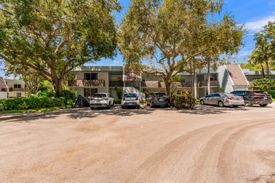 3201 N COURSE Lane E #212 1