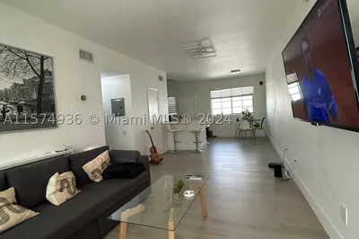 1045 Lenox Ave #3 1