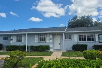 5423 Cresthaven Boulevard #C 1