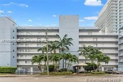 677 NE 24th St #207 1