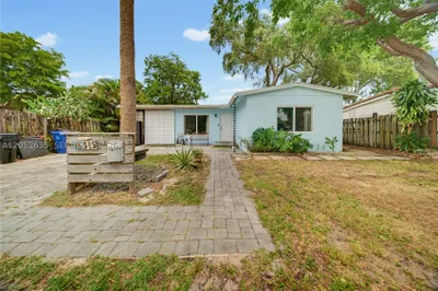 315 SW 19th St 1