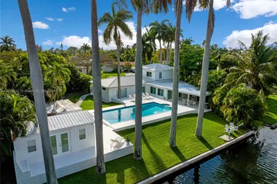 11419 W Biscayne Canal Rd 1