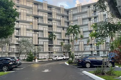 20500 W Country Club Dr #117 1