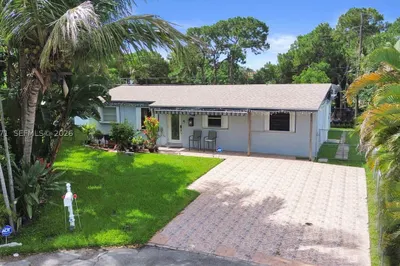 1020 NW 25th Ave 1