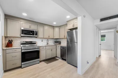 340 NW 19th Street #2020 1