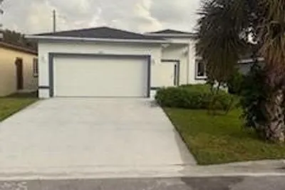 2987 NW 9th Street 1