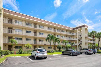 4735 LUCERNE LAKES Boulevard E #402 1