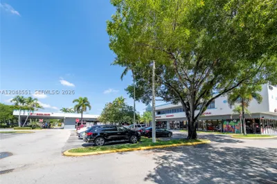 3801 N University Dr #502 1