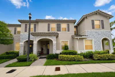1877 SE 26th Ter 1