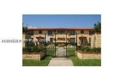 637 SW 11th St #5W 1
