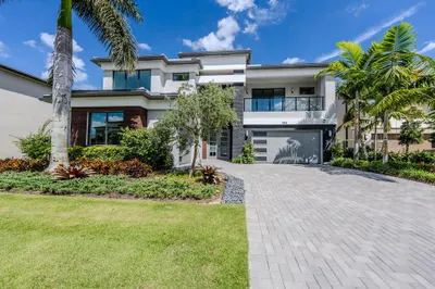 9515 Royal Woods Manor 1