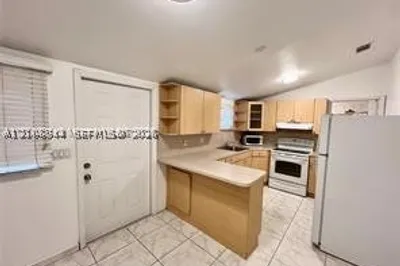 1674 NE 174th St #Rear 1