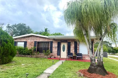 3851 SW 59th Ter 1