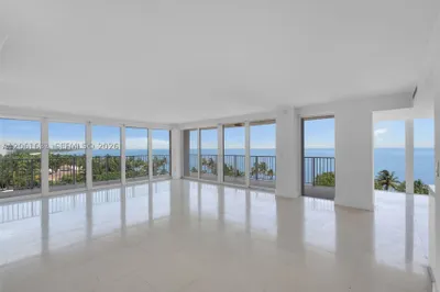 881 Ocean Dr #7H 1