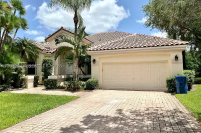 2694 Oakmont 1