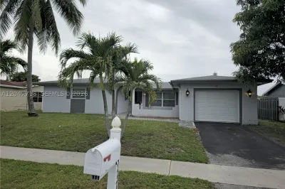 7771 NW 46th St 1