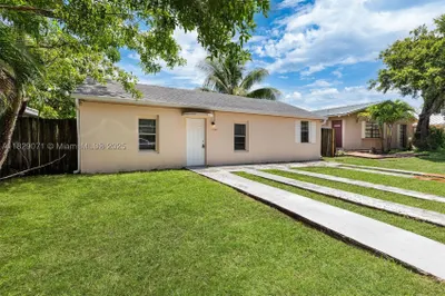 6048 Buchanan St 1