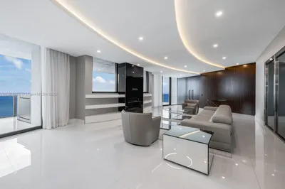 18555 Collins Ave #2805 1