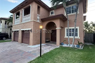 1240 NE 41st Pl 1