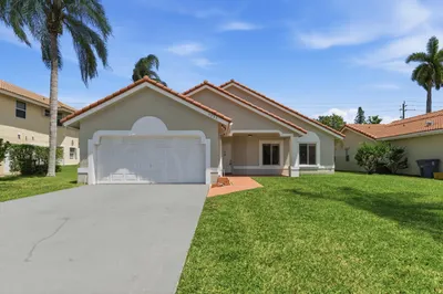 5233 Rosen Boulevard 1