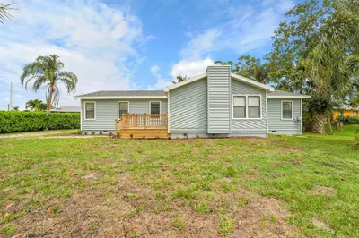 1701 SE Floresta Drive 1